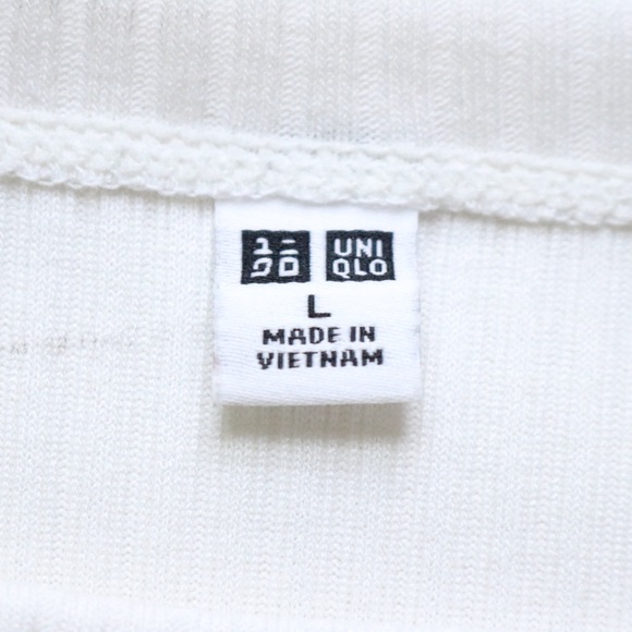 Uniqlo White Ribbed Half Sleeve Tee Shirt - Picture 5 of 6